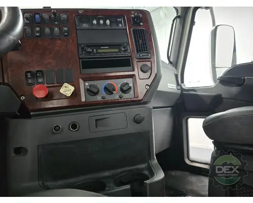 MACK CXU Cab