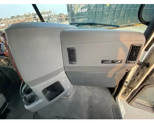 MACK CXU Cab