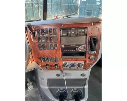 MACK CXU Cab