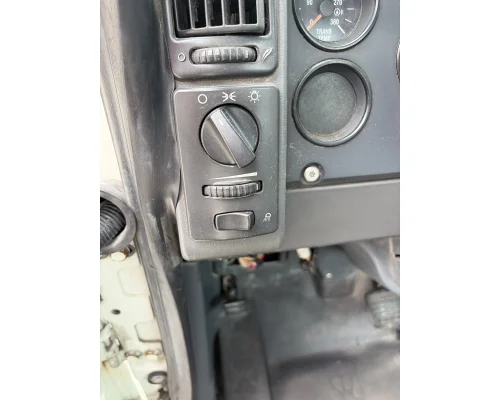 MACK CXU Cab