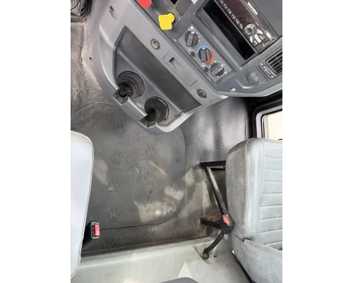 MACK CXU Cab