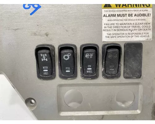 MACK CXU Dash  Console Switch