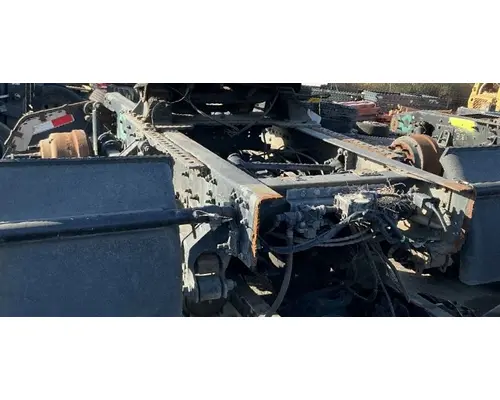 MACK Corporate Air Cutoff Tandem Axle