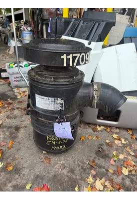 MACK DM685SX Air Cleaner