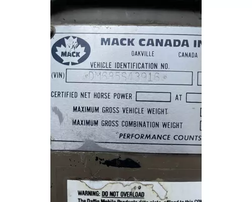 MACK DM685S Complete Vehicle