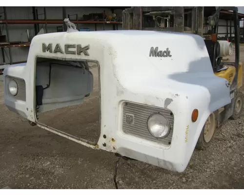 MACK DM685 HOOD