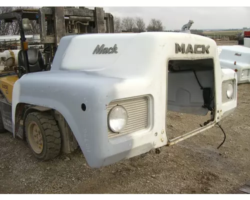 MACK DM685 HOOD