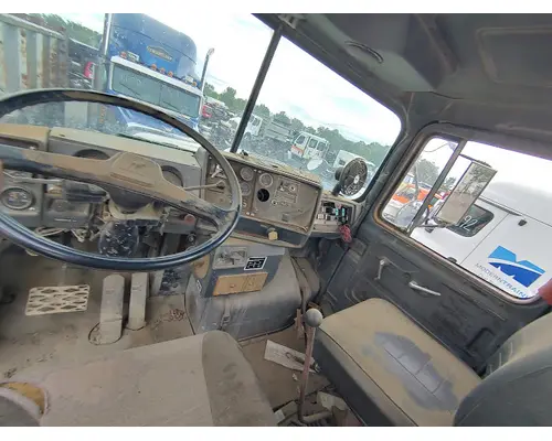 MACK DM686X Complete Vehicle