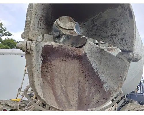 MACK DM686X Complete Vehicle