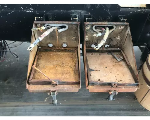 MACK DM688S Battery Box