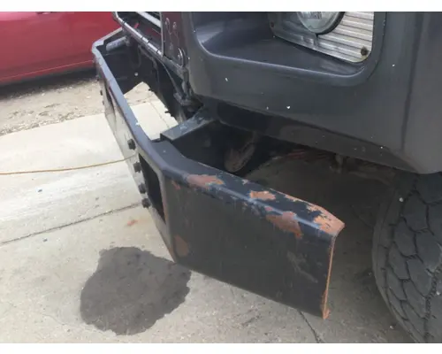 MACK DM688S Bumper Assembly, Front