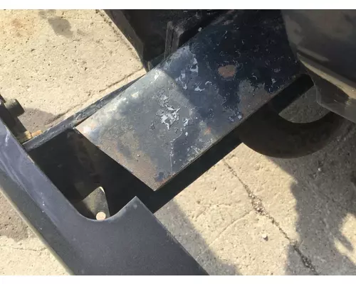 MACK DM688S Bumper Assembly, Front