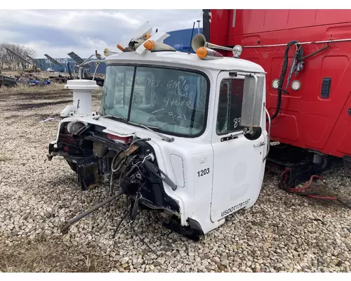 MACK DM688S Cab Assembly