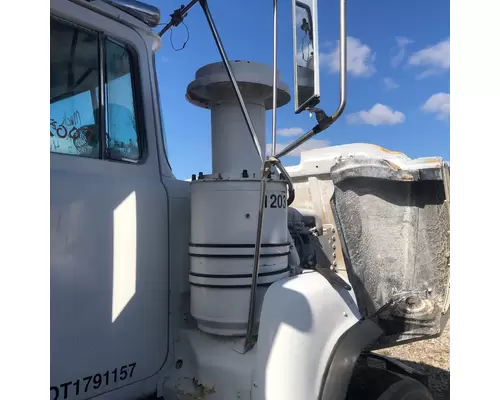 MACK DM688S Cab Assembly