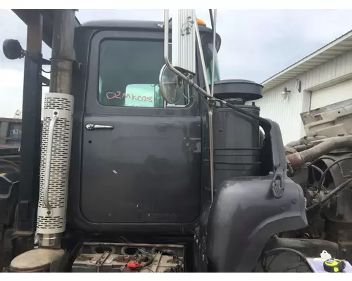 MACK DM688S Cab Assembly