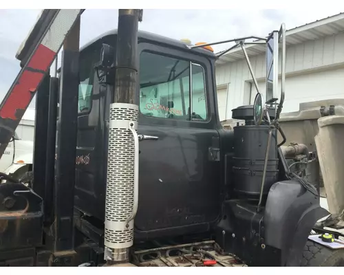 MACK DM688S Cab Assembly