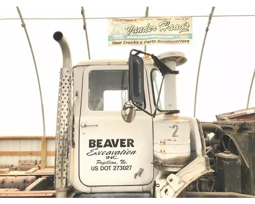 MACK DM688S Cab Assembly