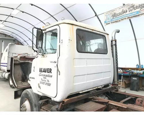 MACK DM688S Cab Assembly