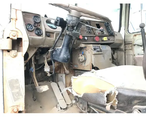 MACK DM688S Cab Assembly