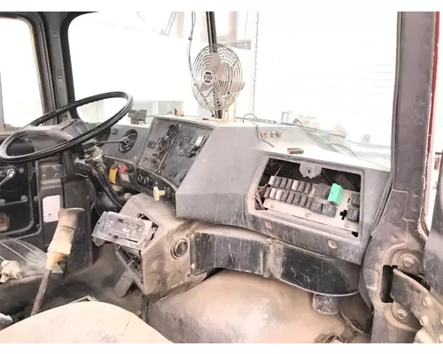 MACK DM688S Cab Assembly