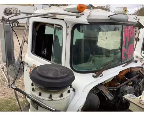 MACK DM688S Cab