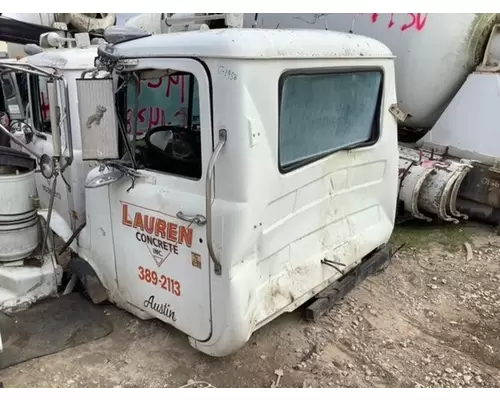 MACK DM688S Cab