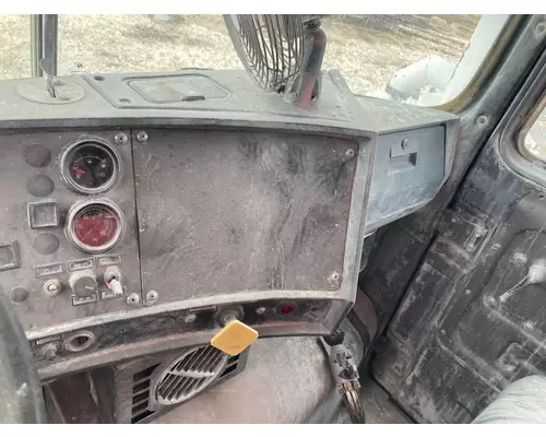 MACK DM688S Dash Assembly