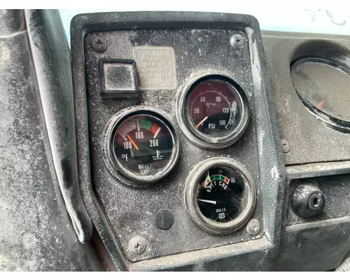 MACK DM688S Dash Assembly