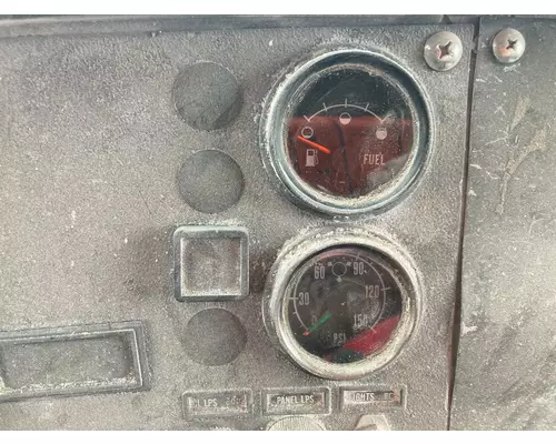 MACK DM688S Dash Assembly