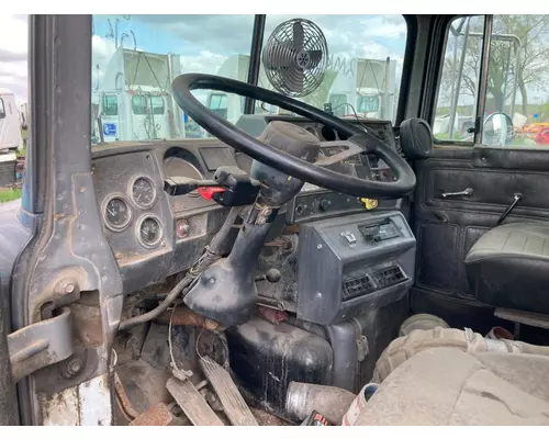 MACK DM688S Dash Assembly