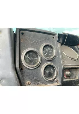 MACK DM688S Dash Assembly