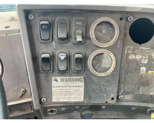 MACK DM688S Dash Assembly