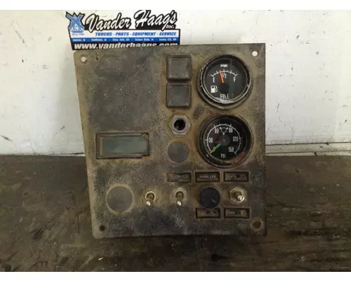 MACK DM688S Dash Assembly