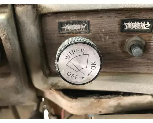 MACK DM688S Dash Assembly