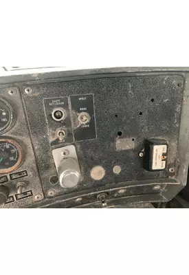 MACK DM688S Dash Assembly
