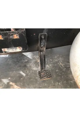 MACK DM688S Engine Brackets, Misc.