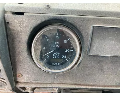 MACK DM688S Instrument Cluster