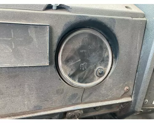 MACK DM688S Instrument Cluster