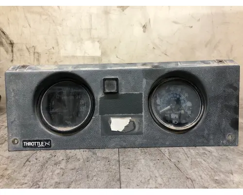 MACK DM688S Instrument Cluster