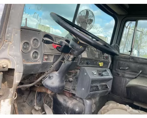 MACK DM688S Steering Column