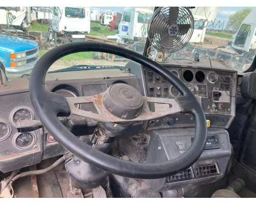 MACK DM688S Steering Column