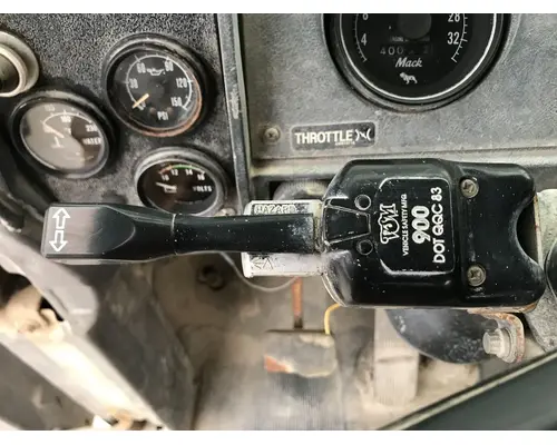 MACK DM688S Steering Column