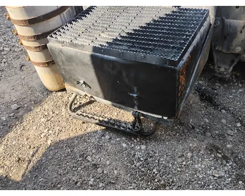 MACK DM690S Battery Box