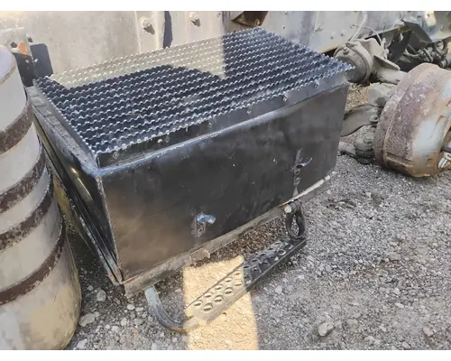 MACK DM690S Battery Box