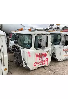 MACK DM690S Cab