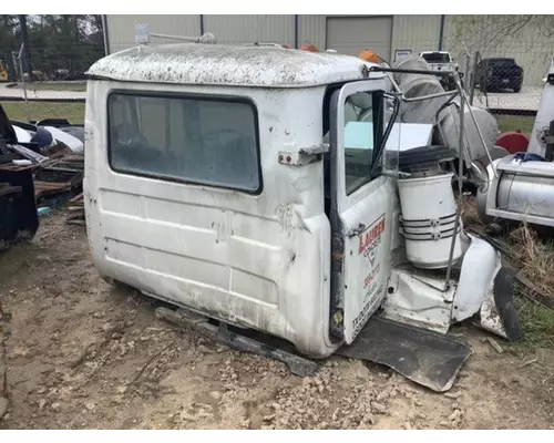 MACK DM690S Cab