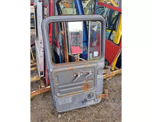 MACK DM690S Door Assembly, Front