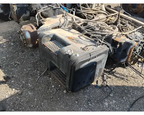 MACK DM690S Fuel Tank