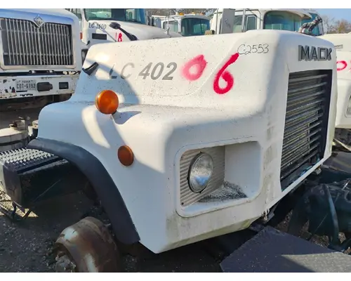 MACK DM690S Hood