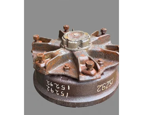 MACK DM690S Hub